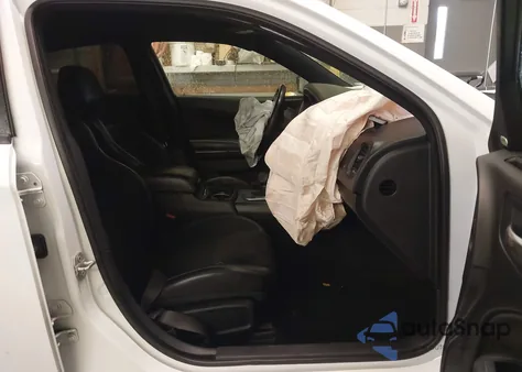 2019 Dodge Charger Scat Pack Rwd z USA, uszkodzony, nr VIN 2C3CDXGJ5KH635601